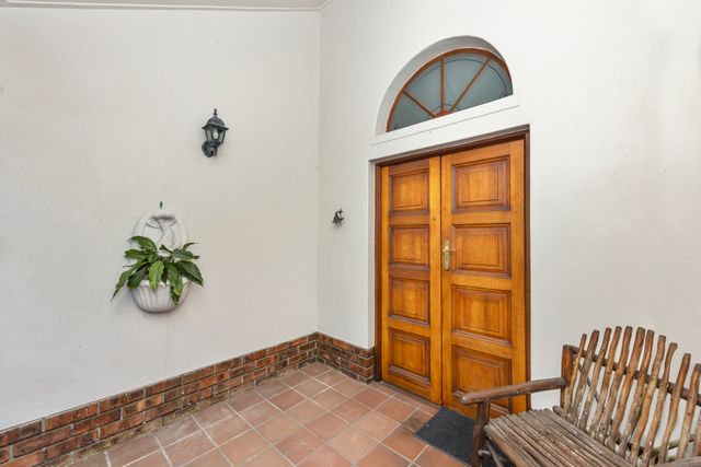 To Let 6 Bedroom Property for Rent in Fish Hoek Western Cape